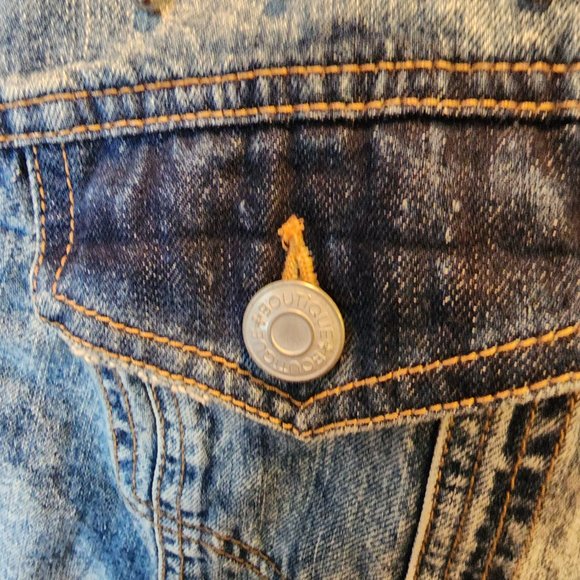 Distressed Jean Jacket - Picture 4 of 6